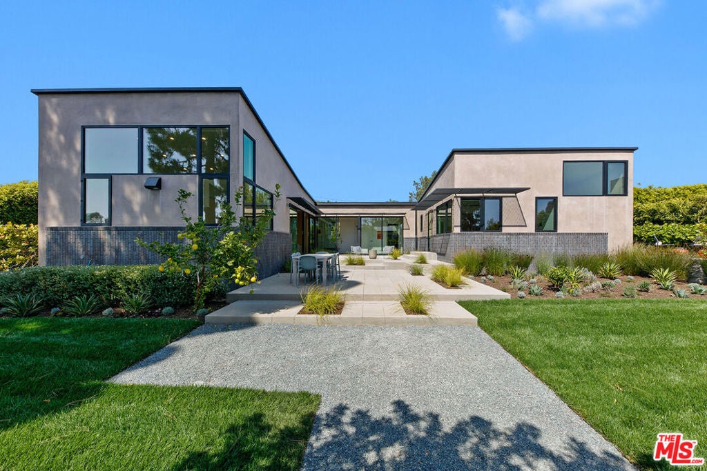 6565 Dume Drive