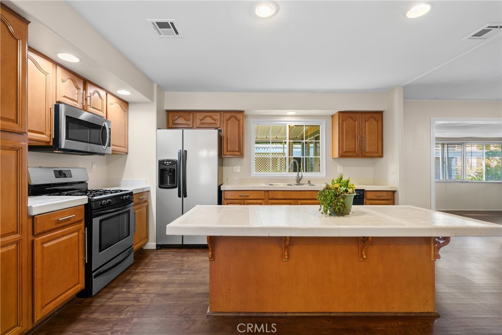 24001 Muirlands 47 47