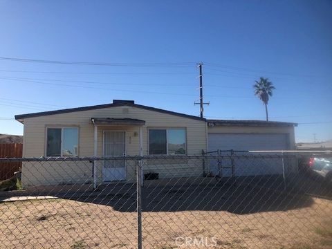 Photo of 812 Lillian DR, Barstow, CA 92311 (MLS # HD26151195)