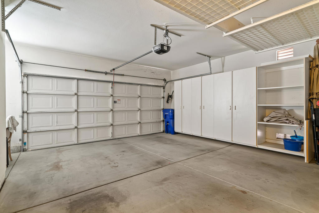 Oasis Country Club - Residential