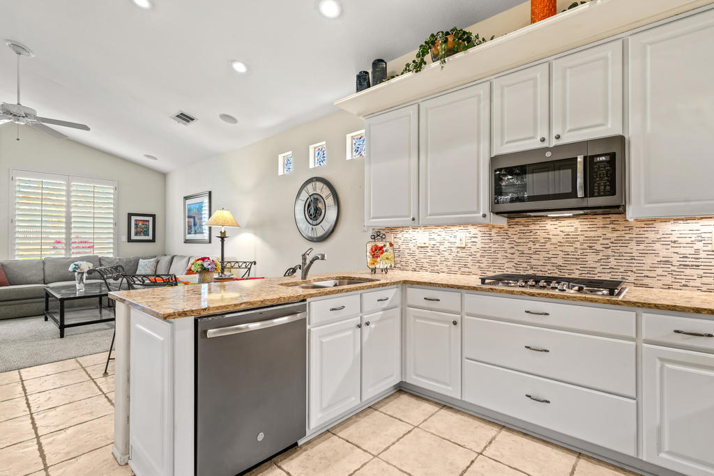 Oasis Country Club - Residential