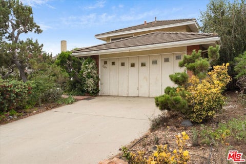 Tiny photo for 2243 Newquist Court, Camarillo, CA 93010 (MLS # 26870013)