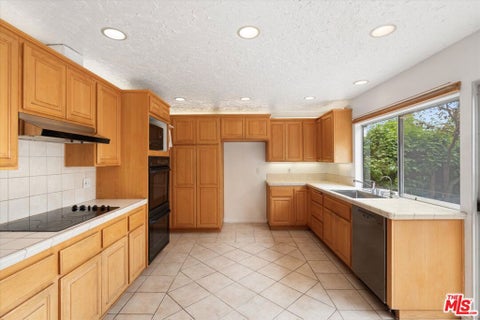 Tiny photo for 2243 Newquist Court, Camarillo, CA 93010 (MLS # 26870013)