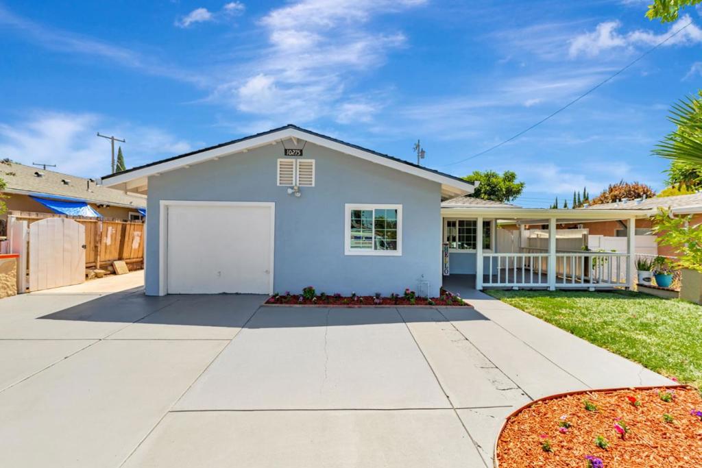 10275 Lochner Drive
