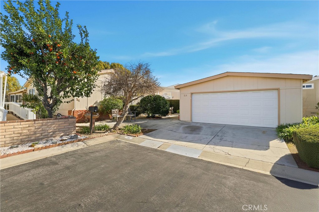 5200 Irvine Boulevard 54