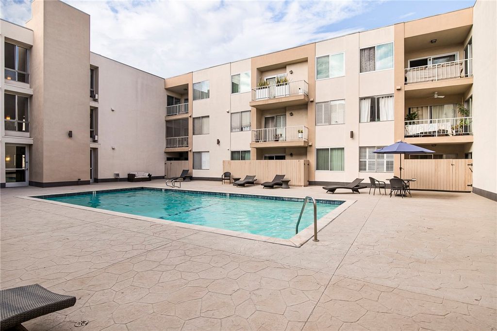 Photo of 927 N Kings Road #118, West Hollywood, CA 90069 (MLS # SB26076890)