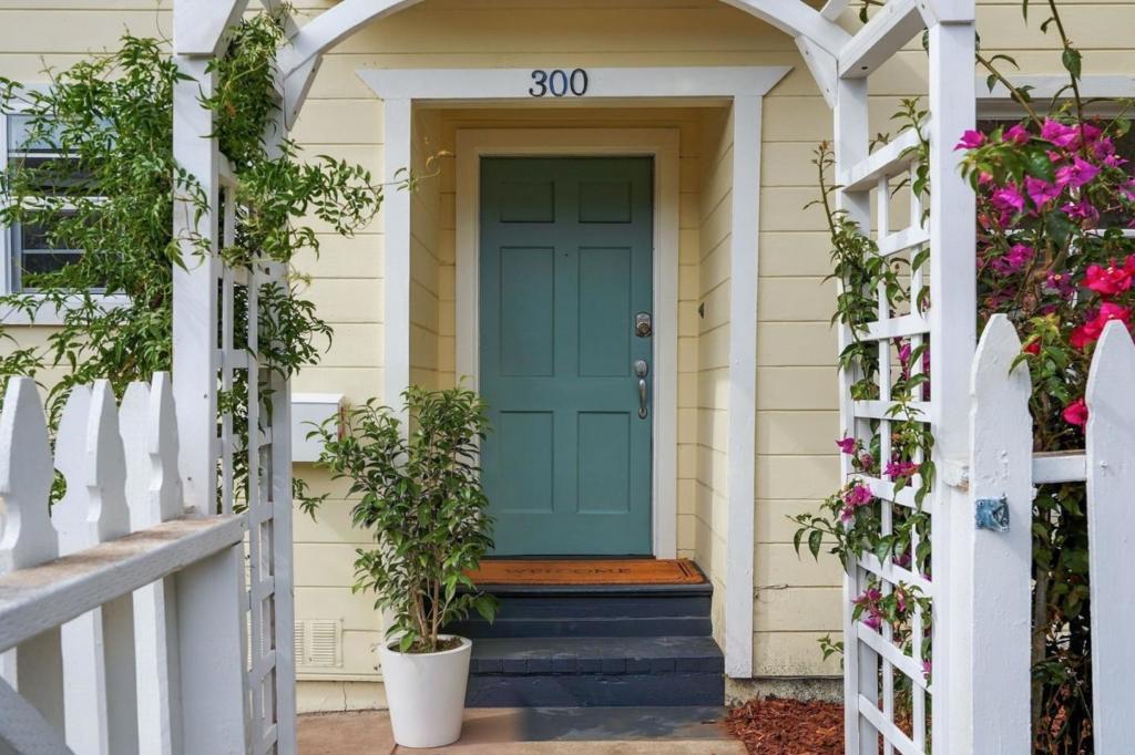 300 Fremont Avenue