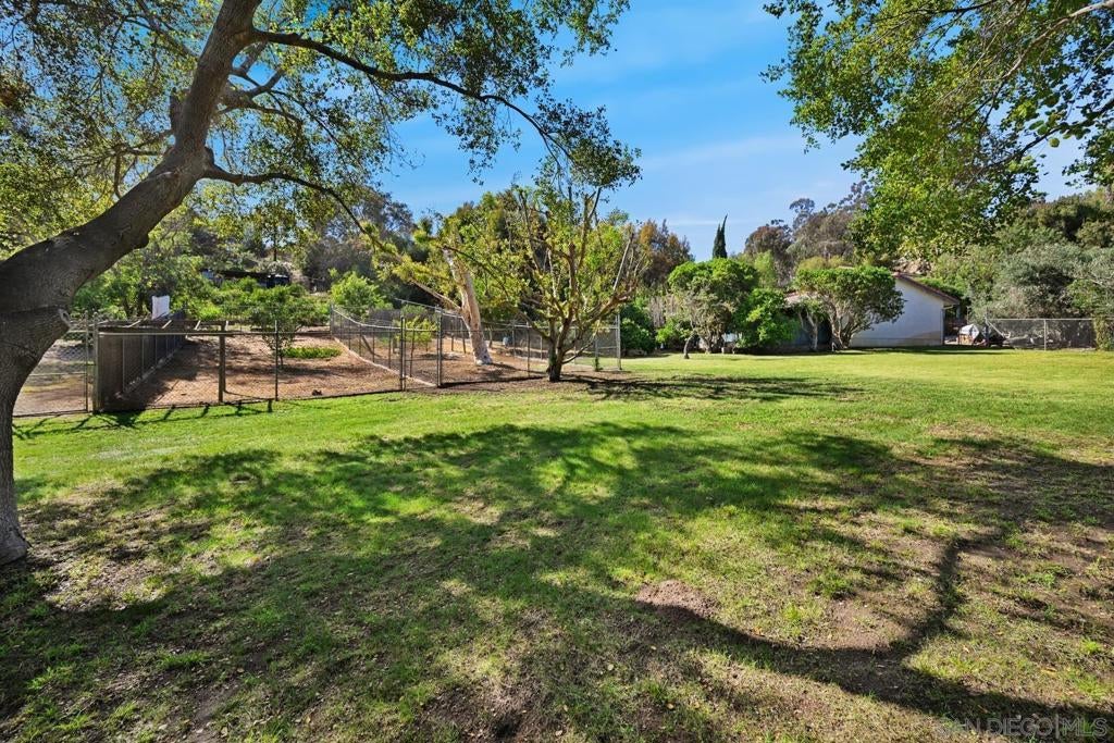 4488 La Canada