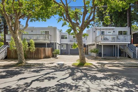 Photo of 605 Highland Avenue #7, San Mateo, CA 94401 (MLS # ML82048268)