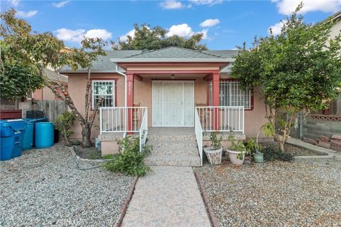 Photo of 5731 2nd Avenue, Los Angeles, CA 90043 (MLS # SR25234772)