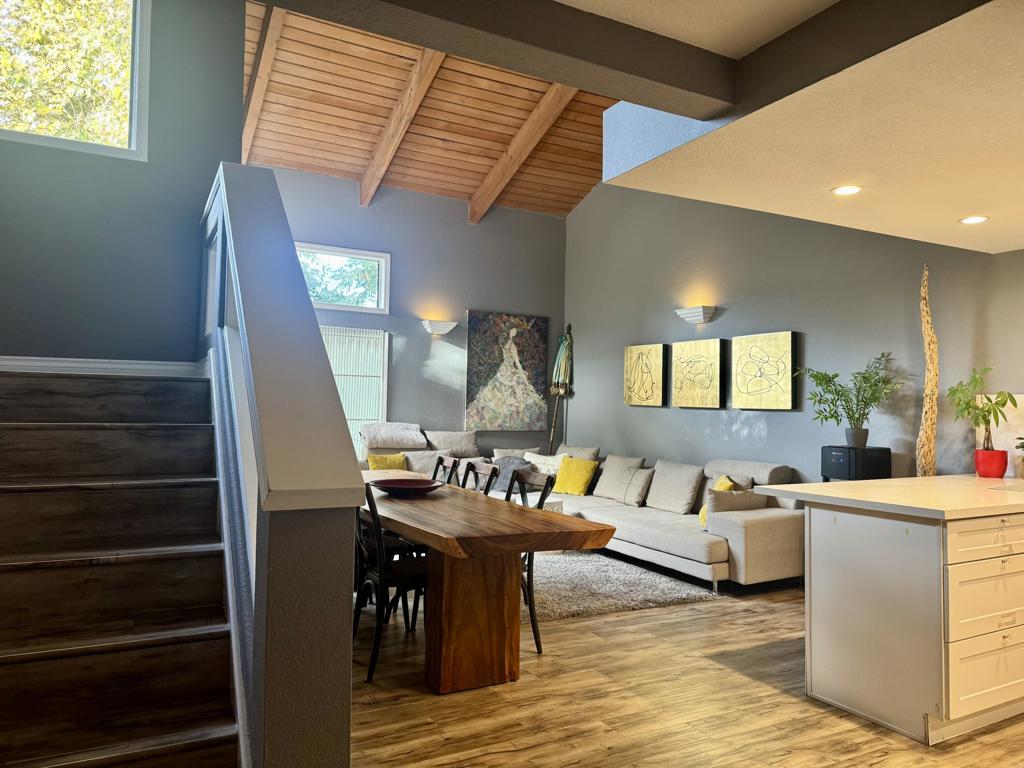 2518 N Tustin Avenue E