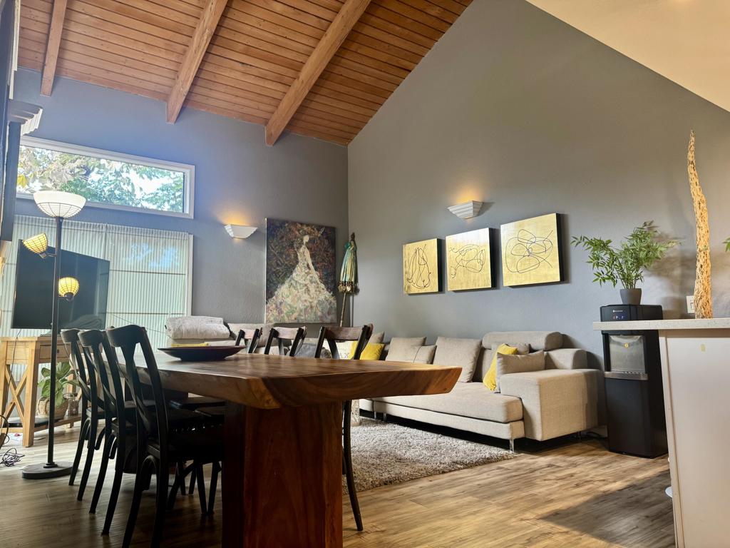 2518 N Tustin Avenue E