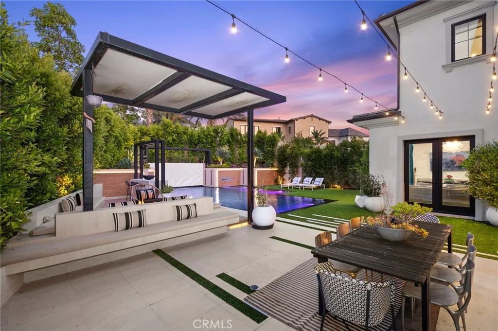 Irvine, California 92618, United States, 5 Bedrooms Bedrooms, ,6 BathroomsBathrooms,Residential,Active,165260