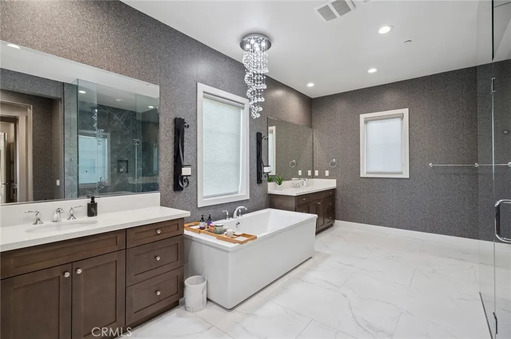 Irvine, California 92618, United States, 5 Bedrooms Bedrooms, ,6 BathroomsBathrooms,Residential,Active,165260