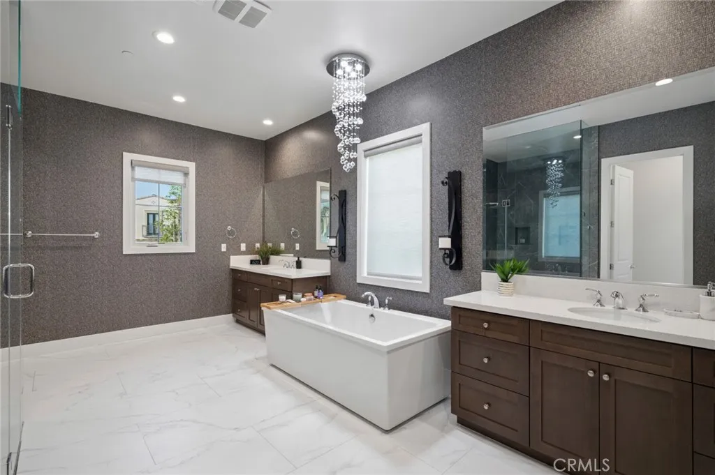 Irvine, California 92618, United States, 5 Bedrooms Bedrooms, ,6 BathroomsBathrooms,Residential,Active,165260