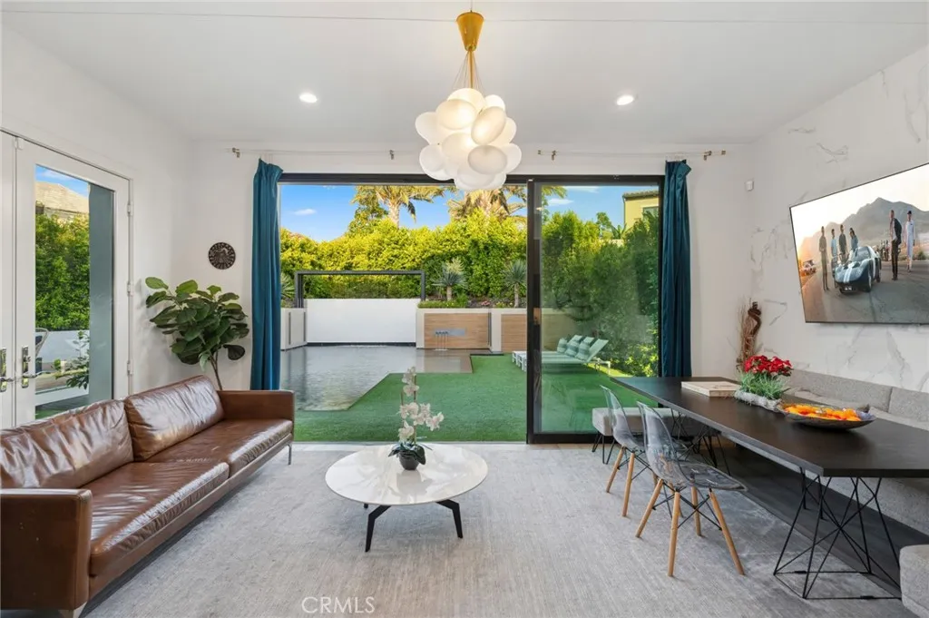 Irvine, California 92618, United States, 5 Bedrooms Bedrooms, ,6 BathroomsBathrooms,Residential,Active,165260