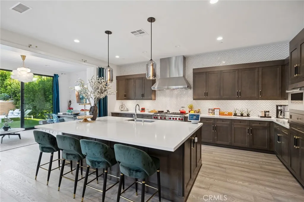 Irvine, California 92618, United States, 5 Bedrooms Bedrooms, ,6 BathroomsBathrooms,Residential,Active,165260