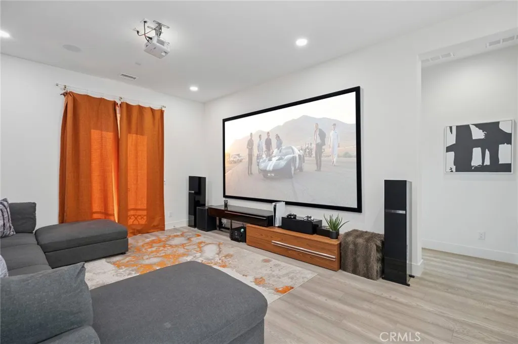 Irvine, California 92618, United States, 5 Bedrooms Bedrooms, ,6 BathroomsBathrooms,Residential,Active,165260