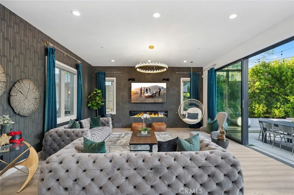 Irvine, California 92618, United States, 5 Bedrooms Bedrooms, ,6 BathroomsBathrooms,Residential,Active,165260