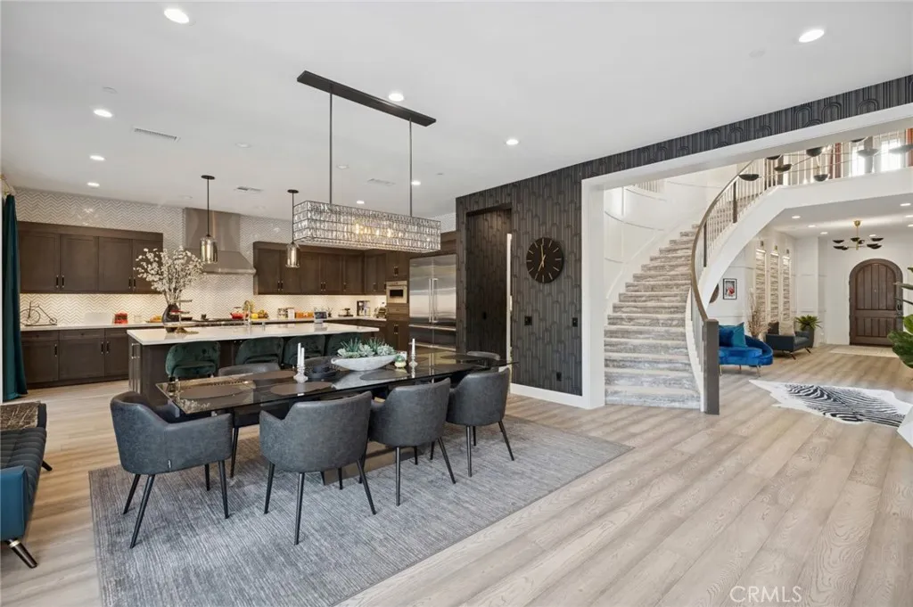 Irvine, California 92618, United States, 5 Bedrooms Bedrooms, ,6 BathroomsBathrooms,Residential,Active,165260