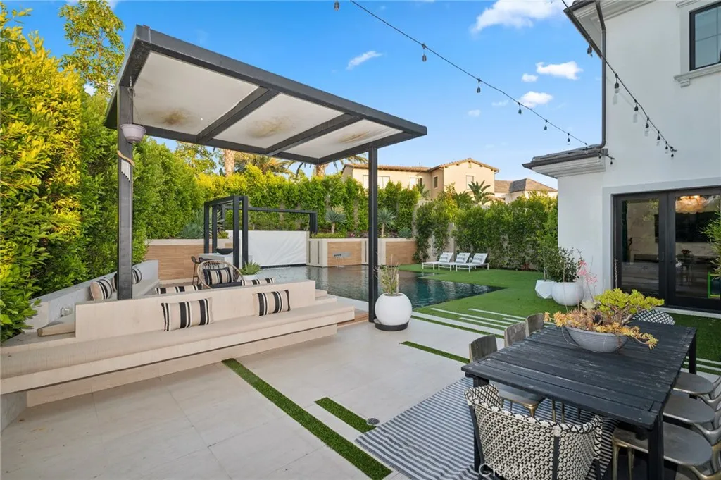 Irvine, California 92618, United States, 5 Bedrooms Bedrooms, ,6 BathroomsBathrooms,Residential,Active,165260