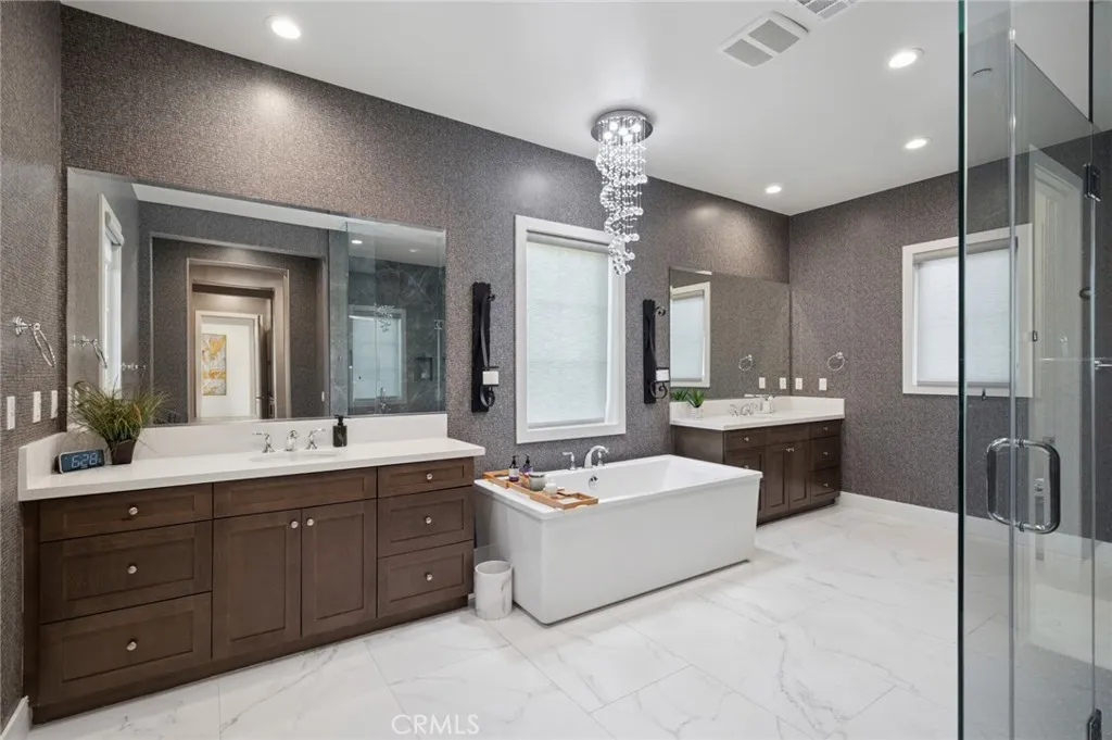 Irvine, California 92618, United States, 5 Bedrooms Bedrooms, ,6 BathroomsBathrooms,Residential,Active,165260