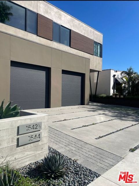 Photo of 1542 N Hoover Street #1542, Los Angeles, CA 90027 (MLS # 26655279)