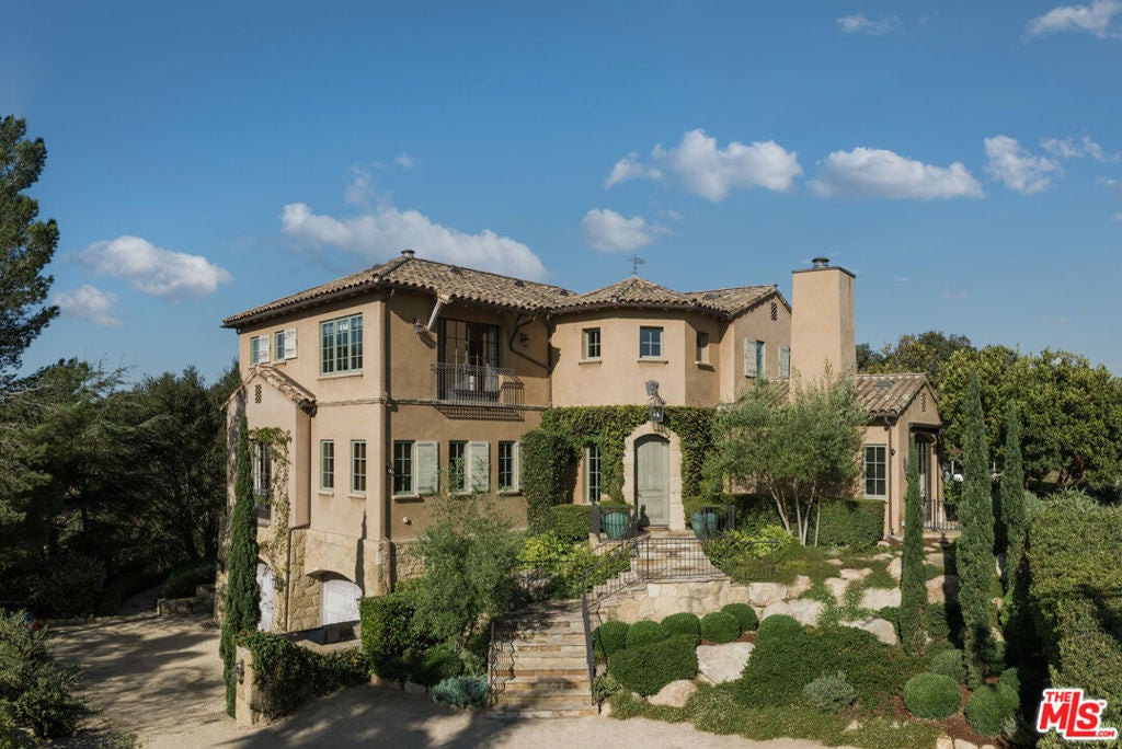 1490 La Cima Road
