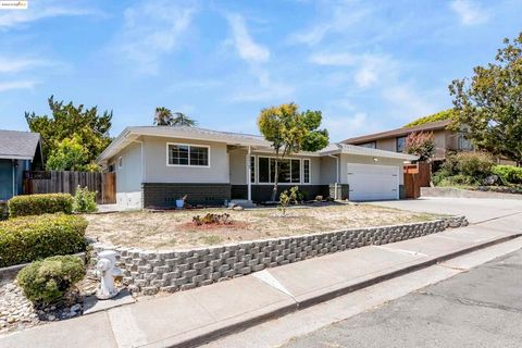 Photo of 2215 Cunningham Dr Dr, Fairfield, CA 94533 (MLS # 41107269) Photo of 2215 Cunningham Dr Dr, Fairfield, CA 94533 (MLS # 41107269)