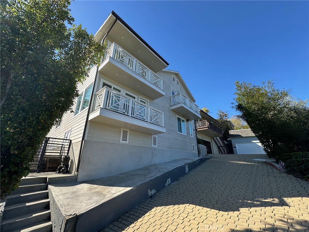 3907 Fredonia Drive