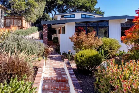 831 Arlington Place, Del Rey Oaks, CA 93940 - MLS#: ML82013440