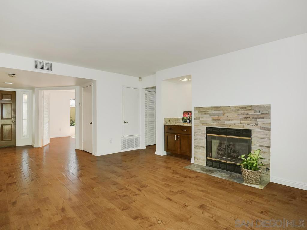 7301 Calle De Fuentes