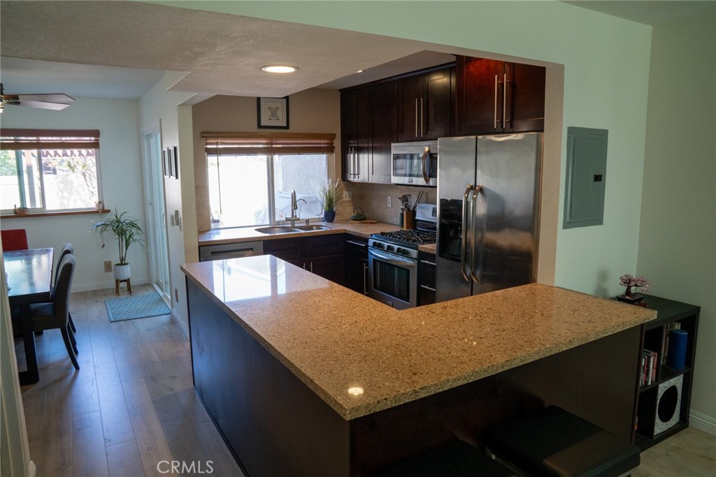54 oval road 3
