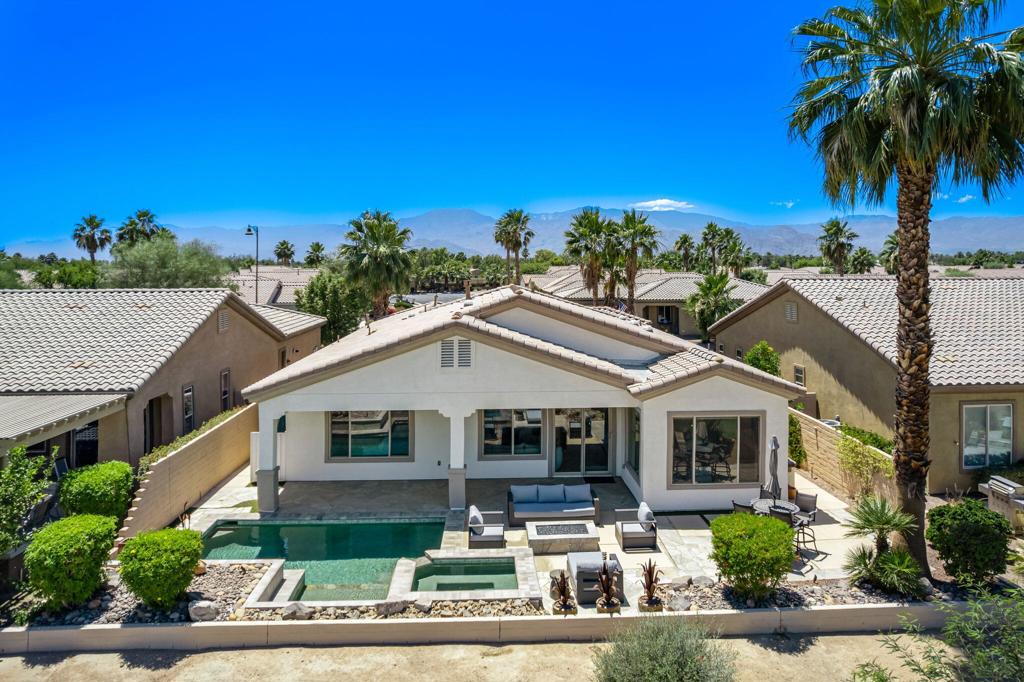 81226 Avenida Colonias