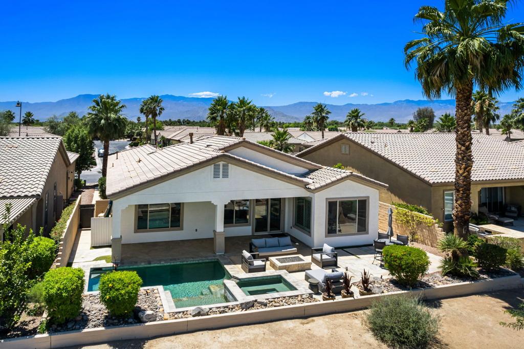 81226 Avenida Colonias