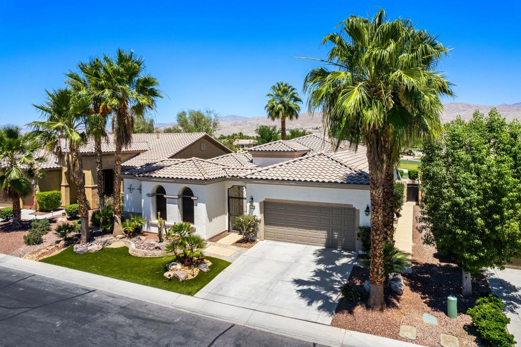81226 Avenida Colonias