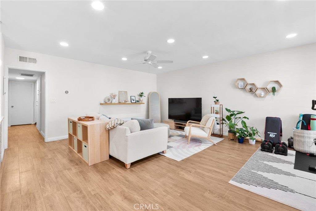 1200 W Huntington Drive 19