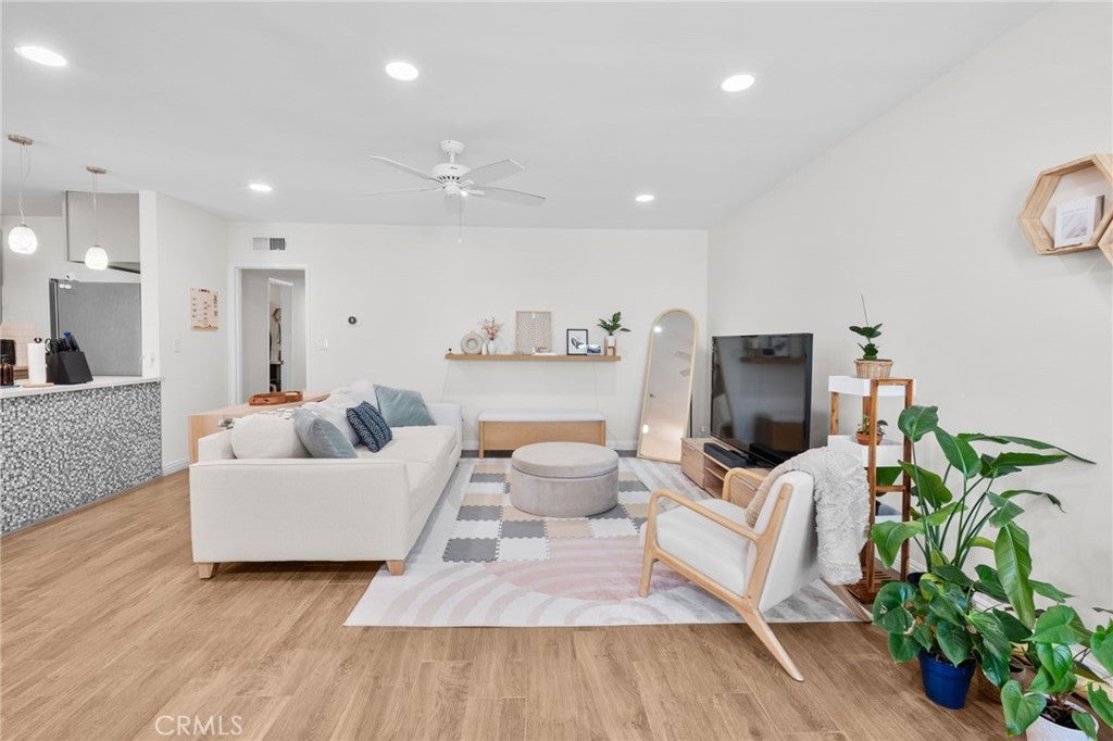 1200 W Huntington Drive 19