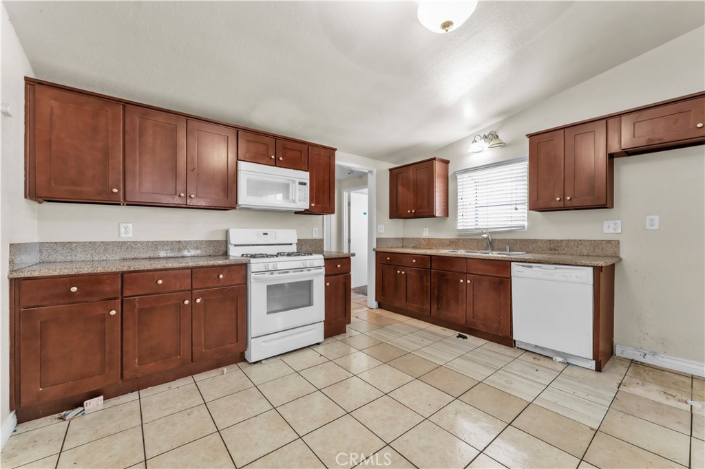 20020 Alburtis Avenue