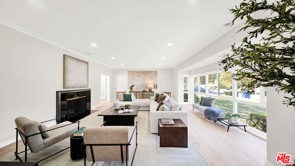 6900 Chisholm Avenue