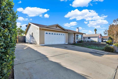 Photo of 2051 Weathervane Ave Ave, Escondido, CA 92027 (MLS # 260025888SD)