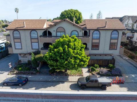 Photo of 711 S Bayshore Boulevard #10, San Mateo, CA 94401 (MLS # ML82046409)
