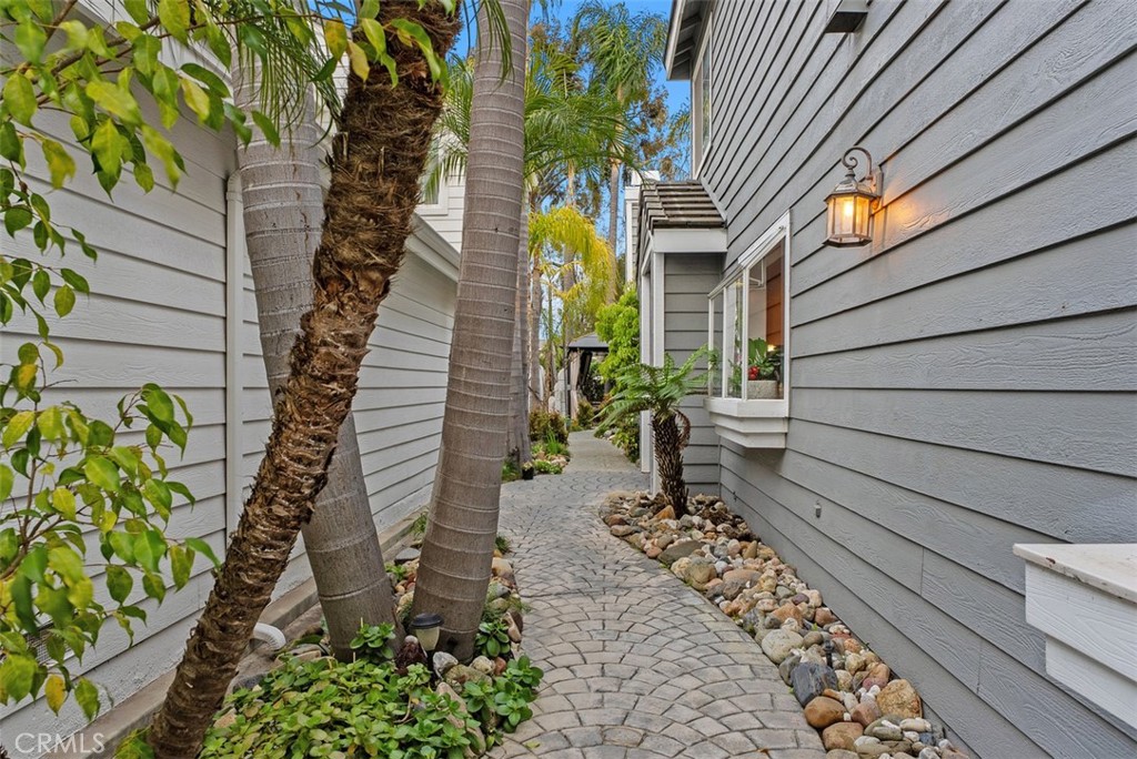 16 Marblehead Place