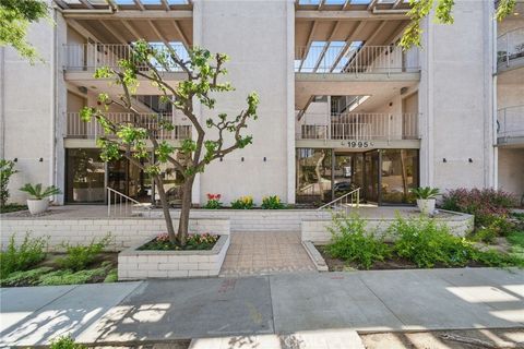 1995 Molino Avenue 301 Signal Hill CA 90755