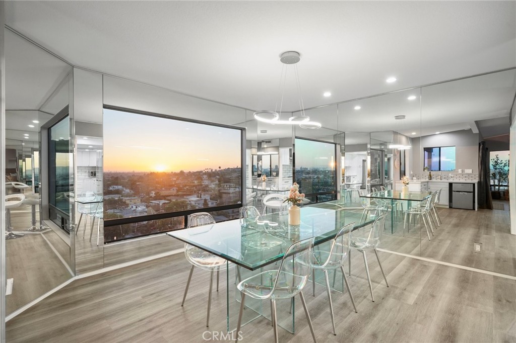 1995 Molino Avenue 301