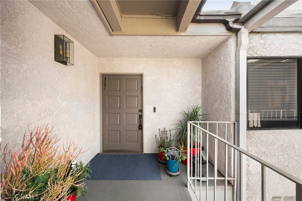 1995 Molino Avenue 301