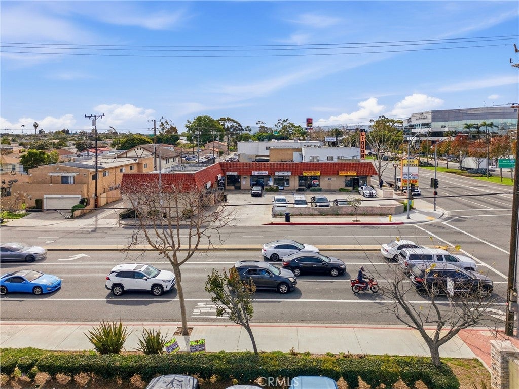 15802 Hawthorne