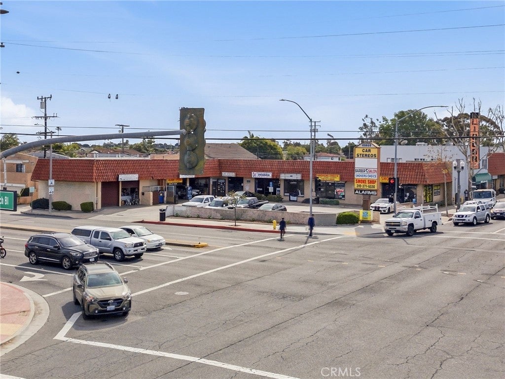 15802 Hawthorne