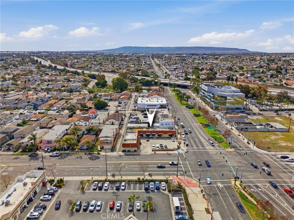 15802 Hawthorne
