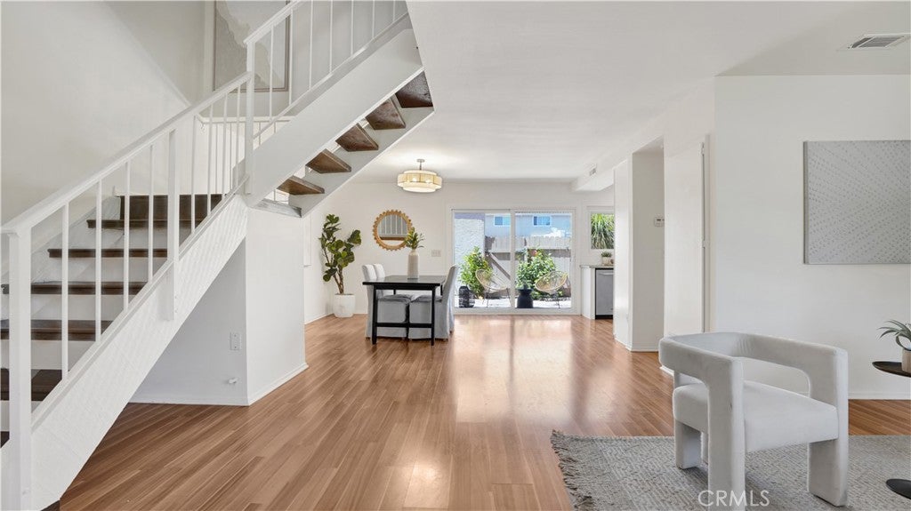 2160 W Wellington Circle